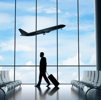 Dicas são preciosas para viagens de avião (Foto Canva)