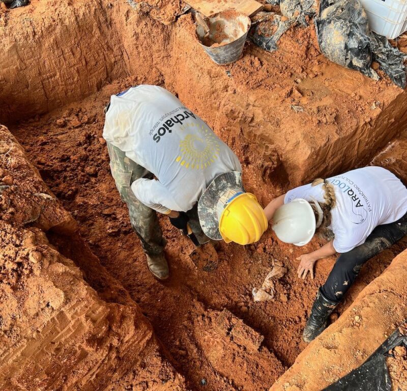 Descoberta de ossada em igreja de Jaraguá (Foto: Secult Goiás)
