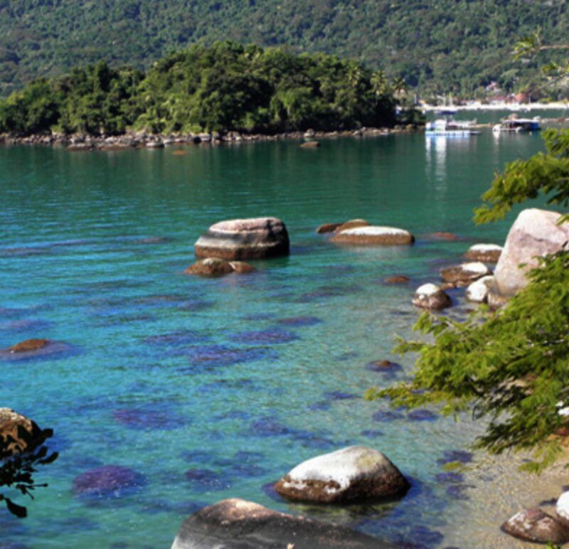 Enseada do Abraão, em Ilha Grande, no Rio de Janeiro (Foto: Ilha Grande Site / Reprodução)