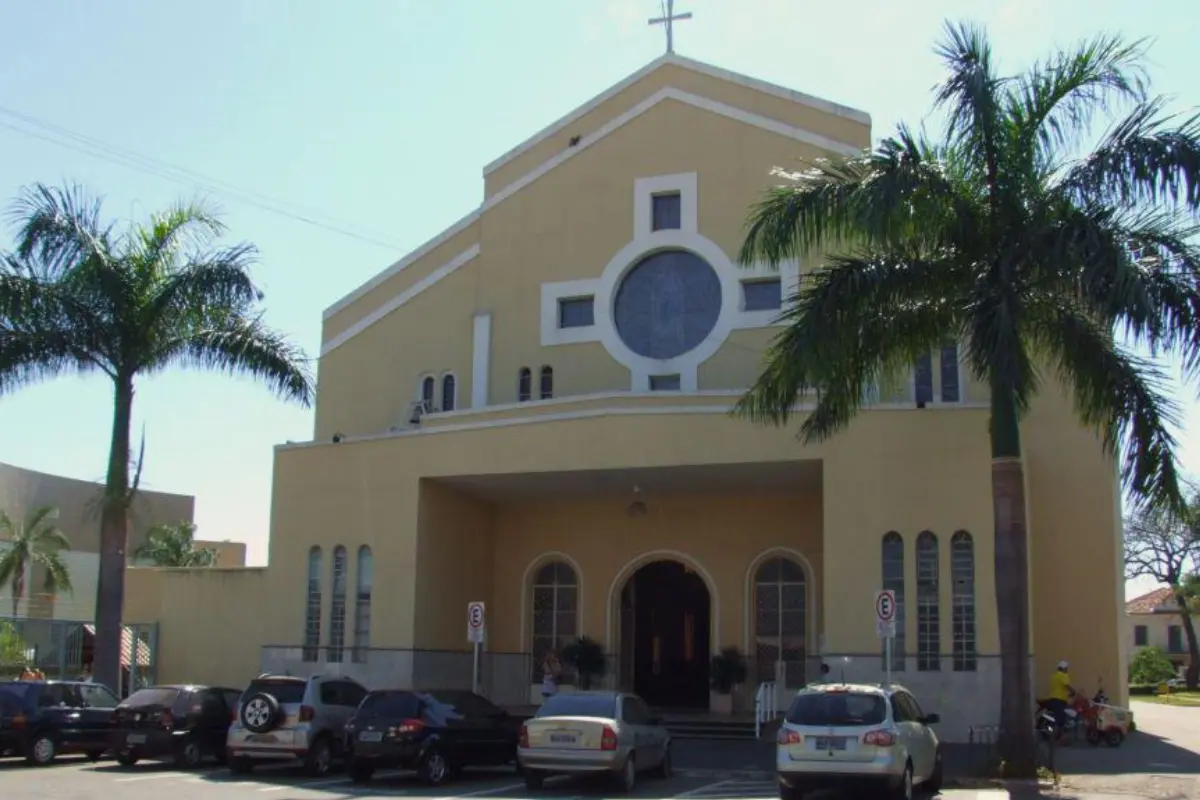 Igreja Matriz de Campinas, em Goiânia (Foto reprodução)