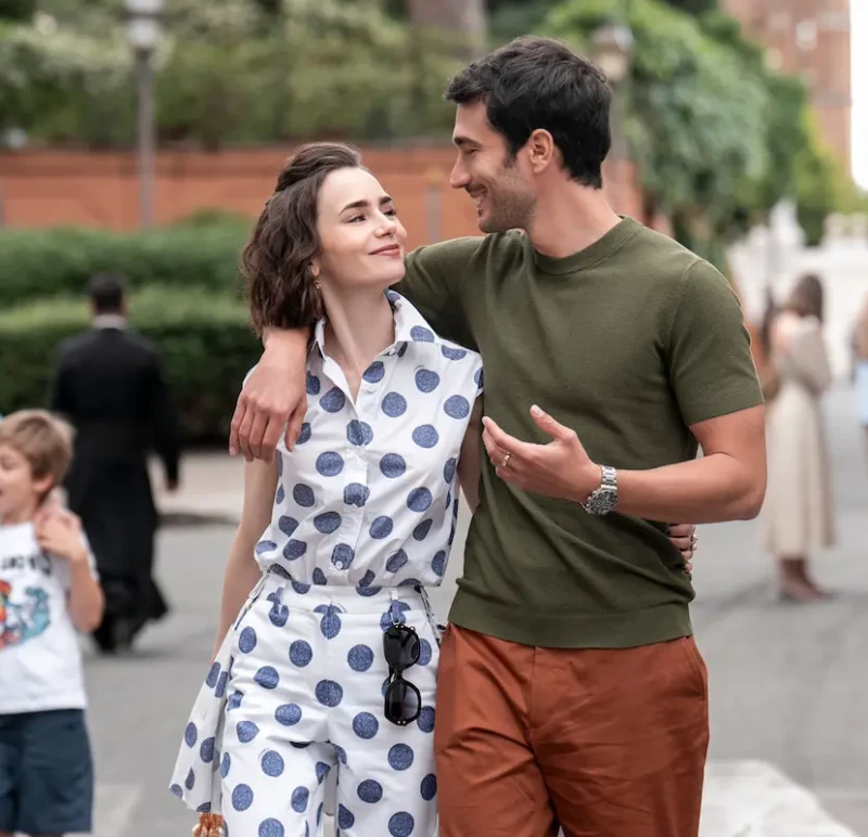 Imagens da 5ª temporada da série "Emily em Paris"