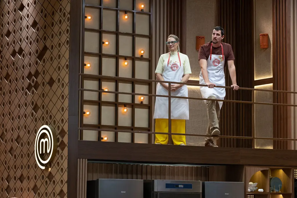 Daniela e Felipe B. no mezanino após garantirem suas vagas na final 