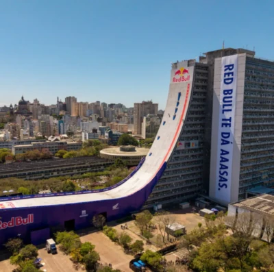 Sandro Dias dropa a maior rampa de skate do mundo (Foto Fabio Piva Red Bull Content Pool)