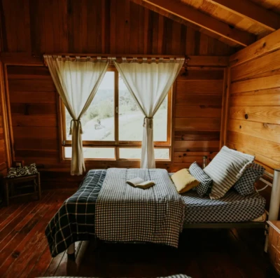Airbnb injeta quase R$ 100 bilhões na economia brasileira e sustenta mais de 600 mil empregos em 2024