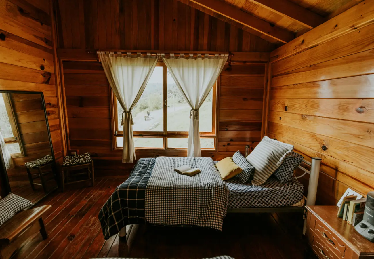 Airbnb injeta quase R$ 100 bilhões na economia brasileira e sustenta mais de 600 mil empregos em 2024