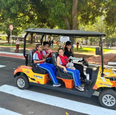 Goiás inaugura primeira Mini Cidade do Brasil para ensinar educação no trânsito a crianças