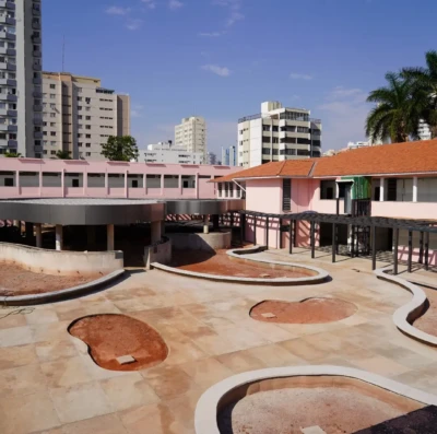 Lyceu de Goiânia atrai mais de 700 inscrições em uma semana e inaugura era bilíngue na rede pública