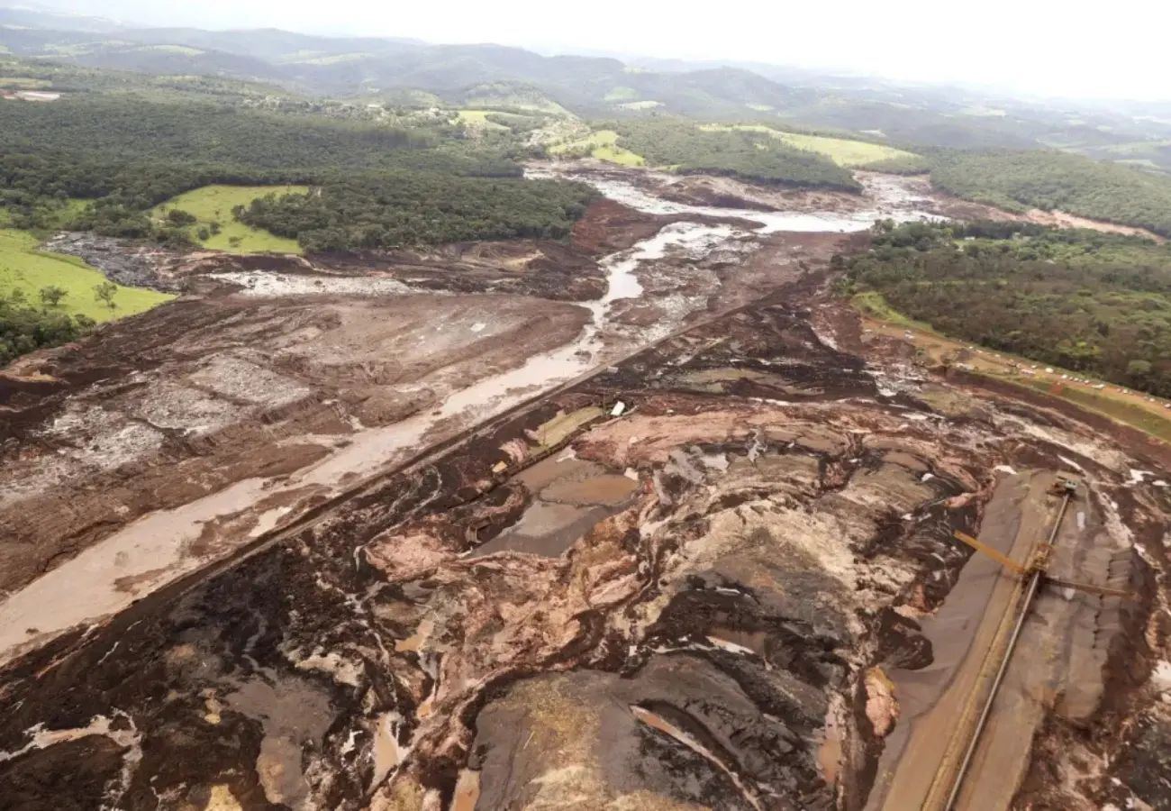 Brumadinho é relembrado em 'Rejeito' (Foto: G1 e R7)