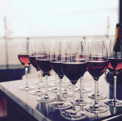 Curso de vinhos do Sesc Goiás vai além do copo (Foto: Pexels)