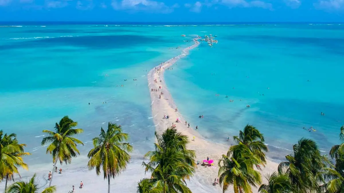 Destinos preferidos dos brasileiros em 2025; veja cidades que lideram ranking nacional