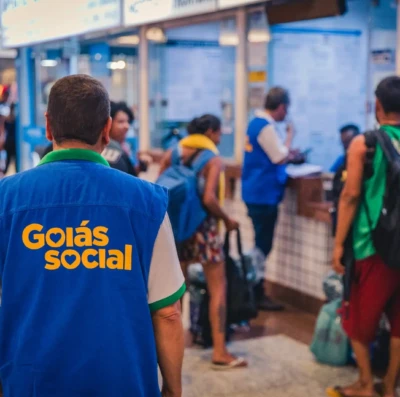 Goiás leva mais de 420 pessoas em situação de rua de volta às famílias em outros estados