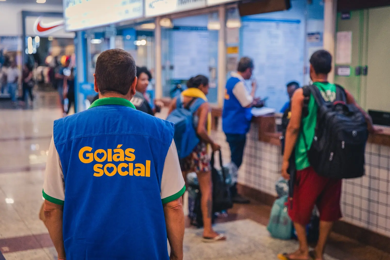 Goiás leva mais de 420 pessoas em situação de rua de volta às famílias em outros estados