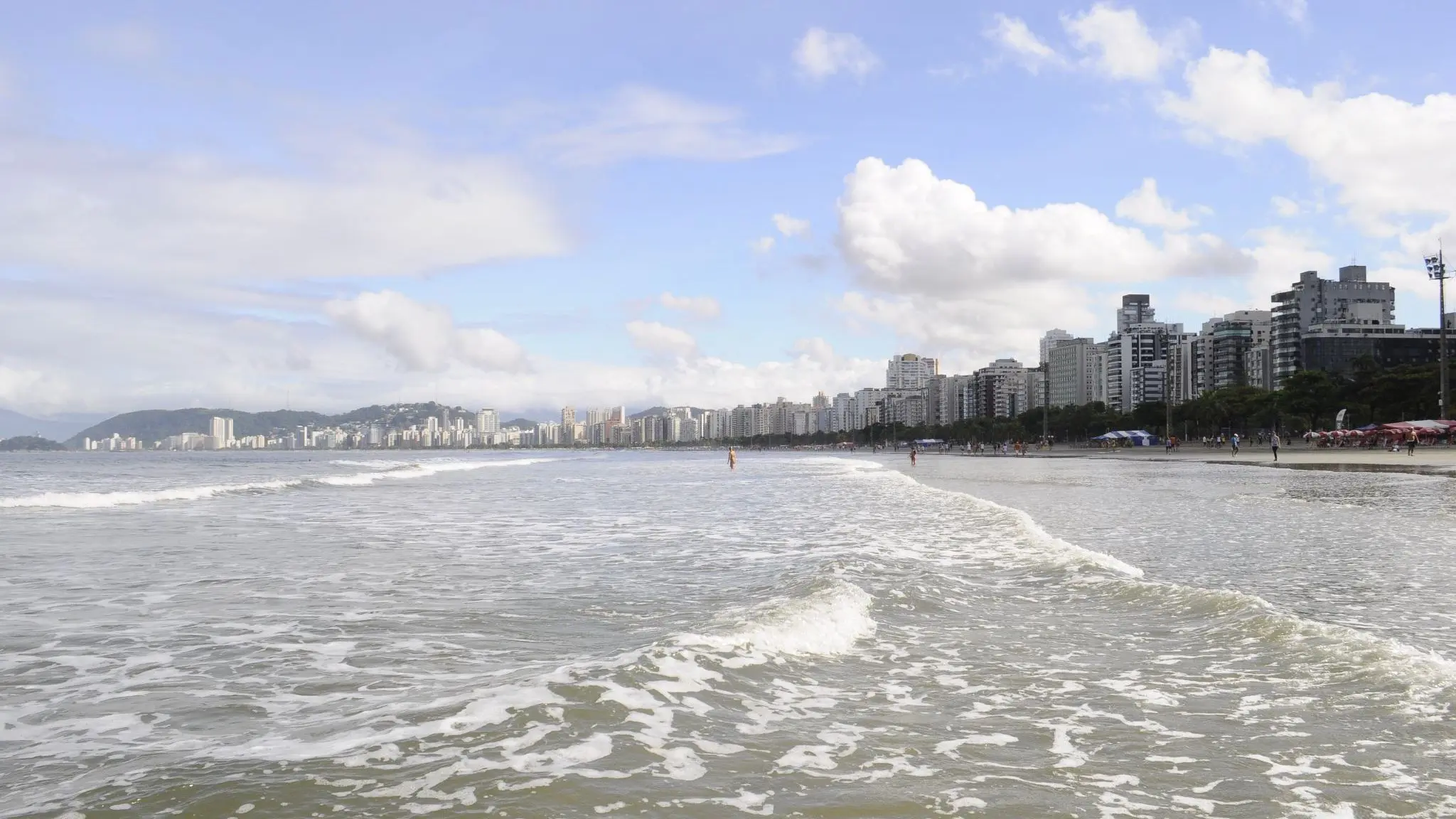 Litoral do Rio e de São Paulo tem praias impróprias para banho