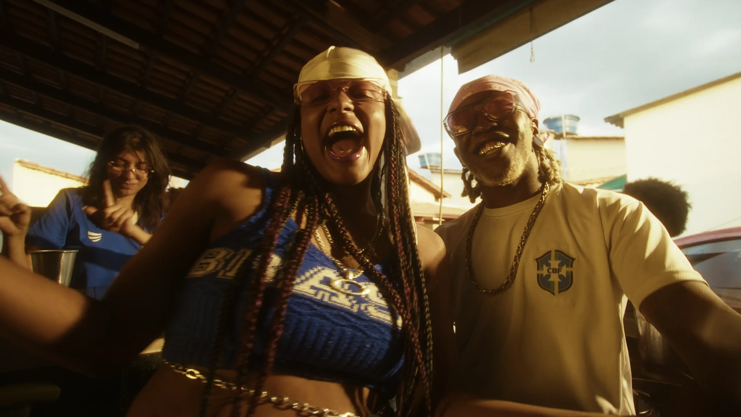Luz Negra e WinniT se unem no afrobeat “Não Para” e celebram ancestralidade