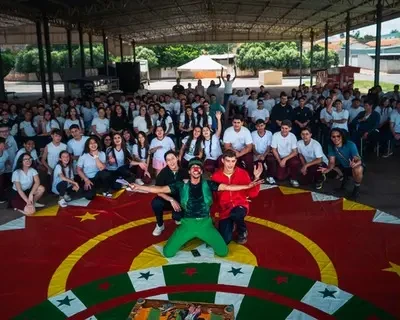 Saracura do Brejo tem garantido a presença de espetáculos circenses em praças públicas em Goiás (Foto Vincent Glen Gielen)