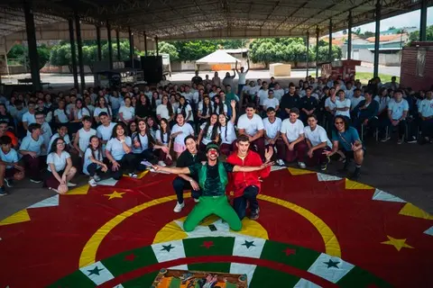 Saracura do Brejo tem garantido a presença de espetáculos circenses em praças públicas em Goiás (Foto Vincent Glen Gielen)