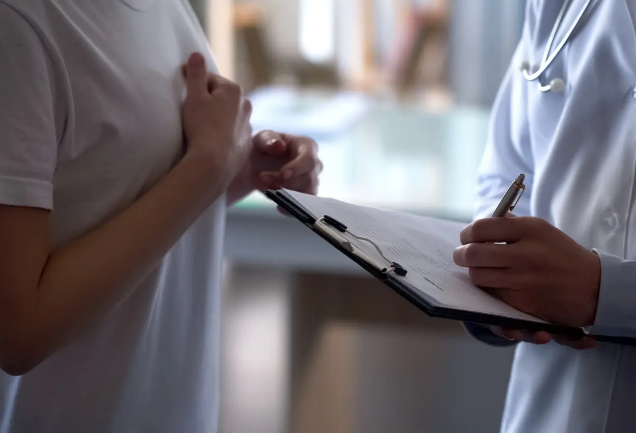 Cirurgia plástica começa com os exames pré-operatórios