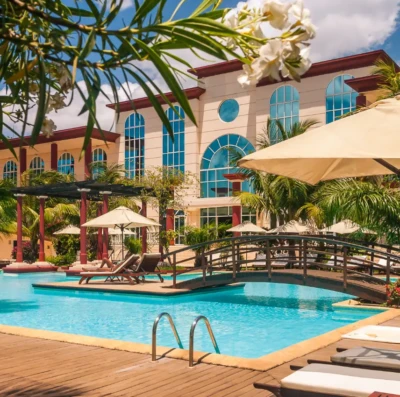 Diárias a partir de R$ 160 aquecem viagens de verão com descontos de até 40% no Brasil