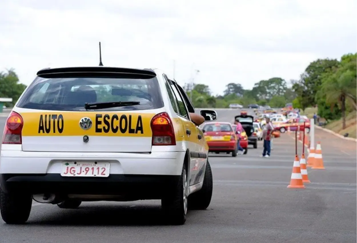 Fim da baliza São Paulo e outros 3 estados mudam prova da CNH e liberam uso de carros automáticos