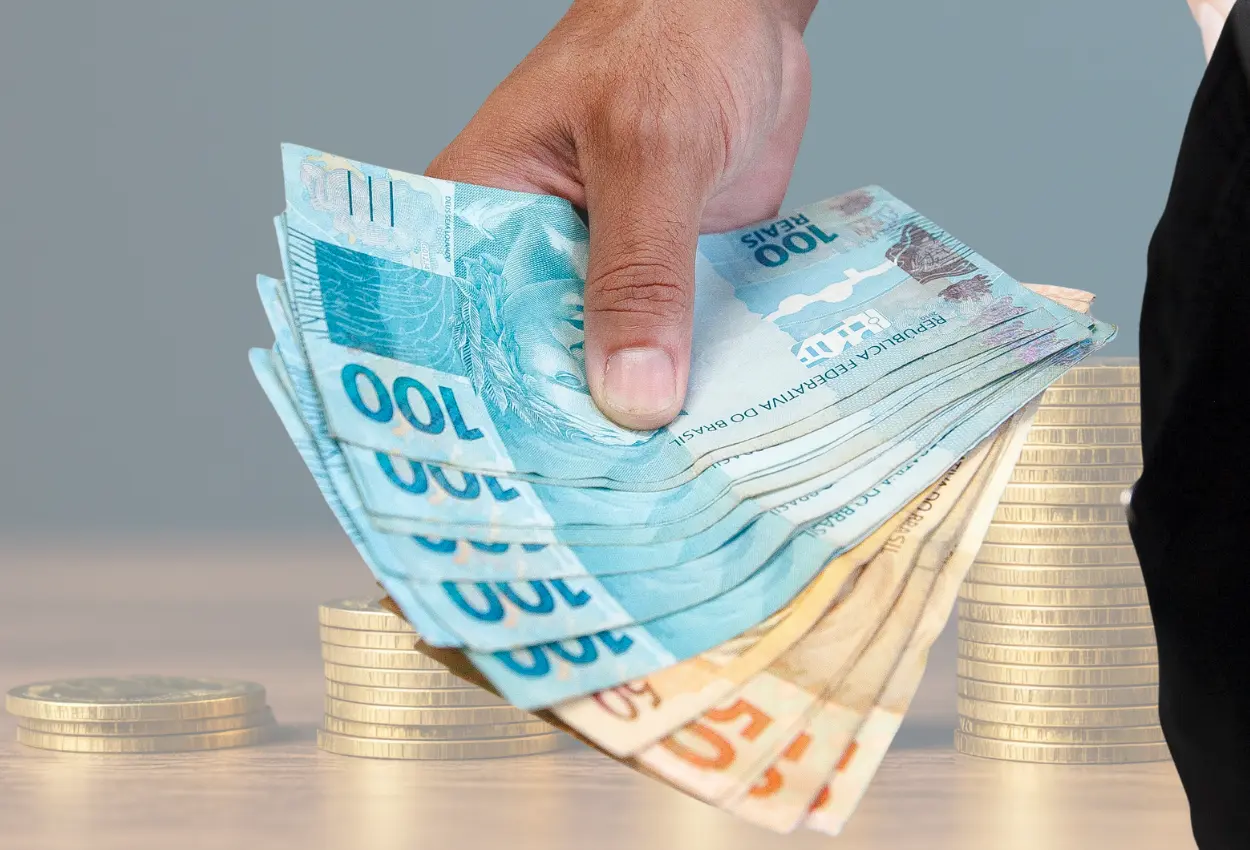 Salário mínimo sobe para R$ 1.621 em 2026 e impacta milhões de brasileiros