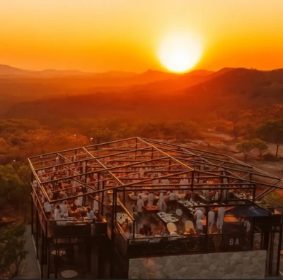 Carnaval Andorinhas aposta em sunsets, alta gastronomia e música brasileira em meio à natureza de Pirenópolis