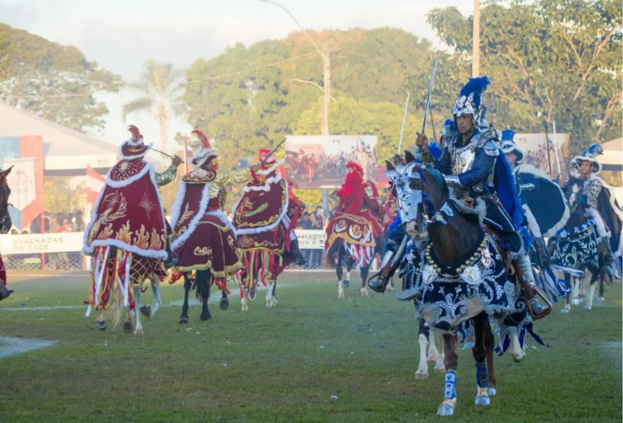Cavalhadas de Jaraguá 2026 veja datas, programação completa e shows
