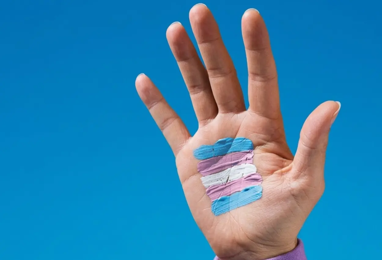 Mudança de nome e gênero em cartório amplia acesso a direitos