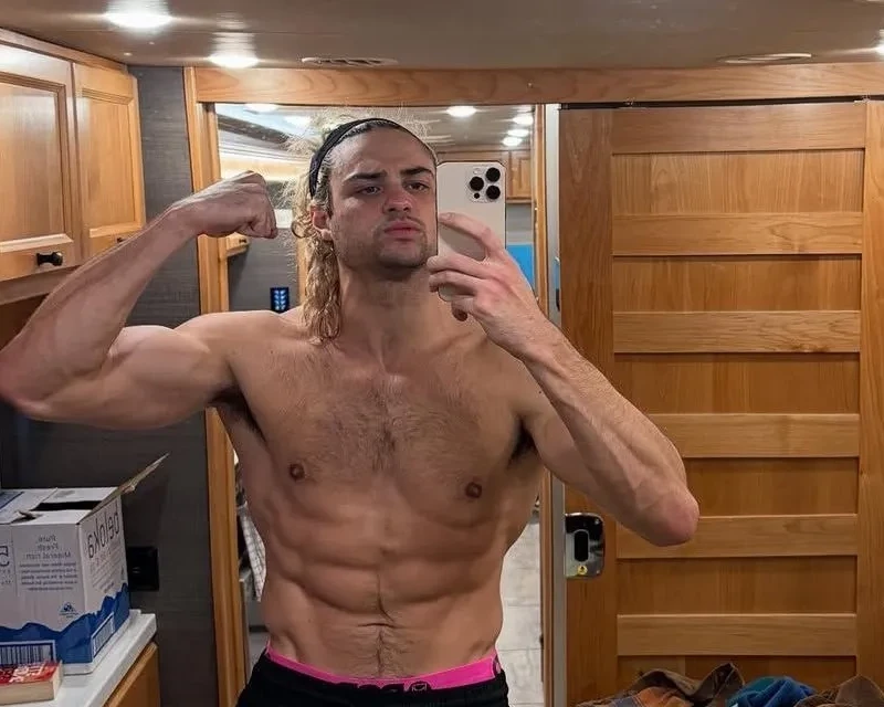 Noah Centineo viverá jovem Rambo em novo filme da franquia, produzido por Sylvester Stallone