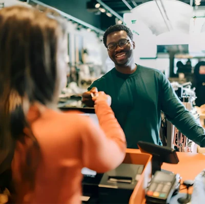 Pequenos negócios lideram empregos em Goiás e respondem por 68% das vagas em janeiro de 2026