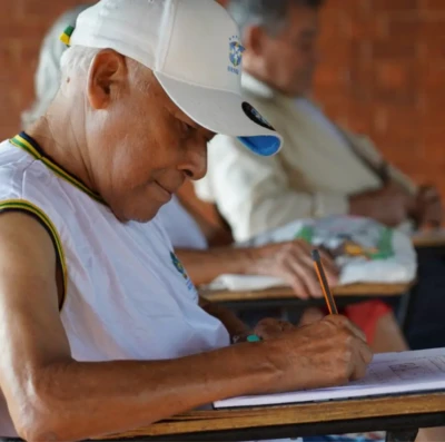 Programa de alfabetização reduz analfabetismo adulto
