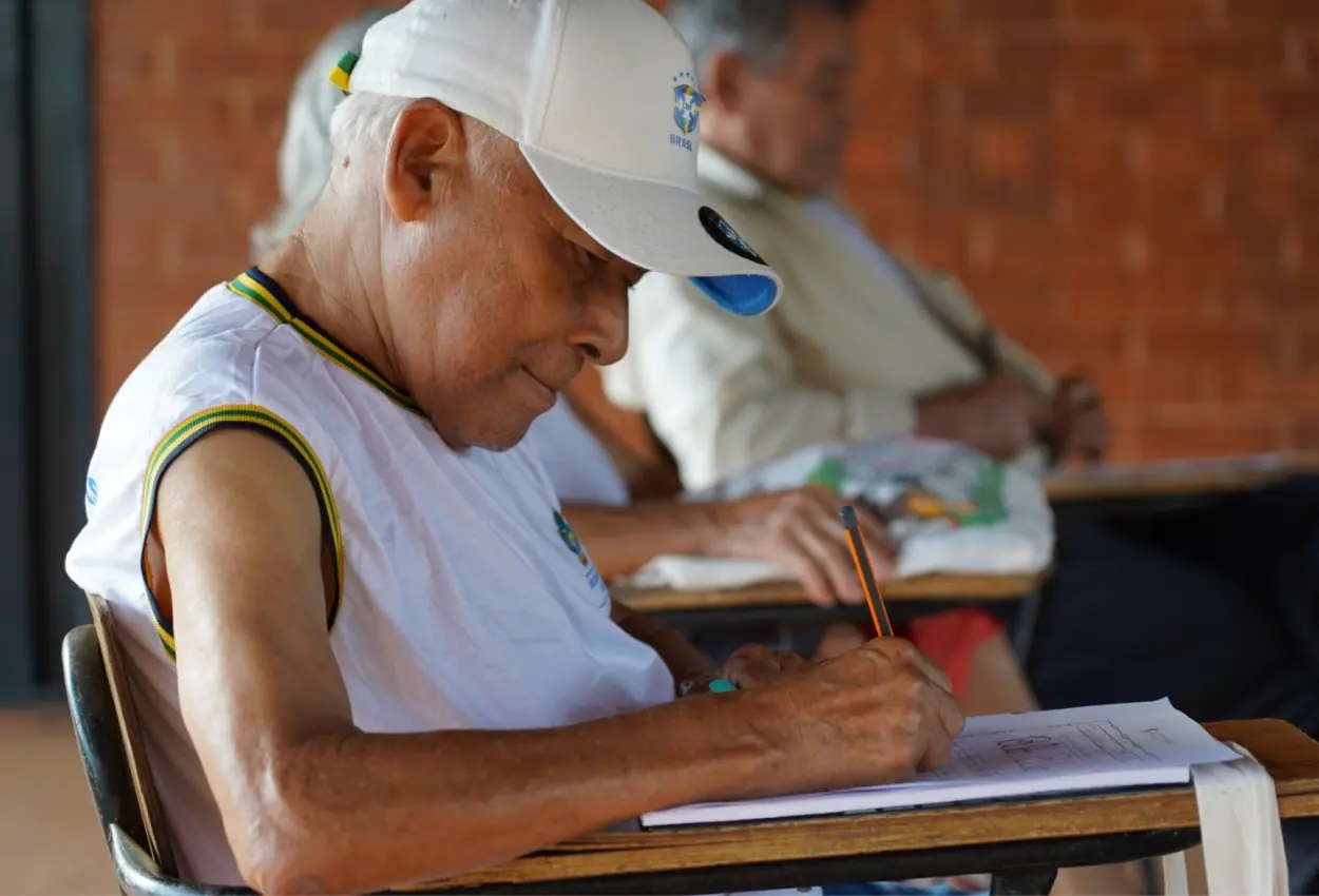 Programa de alfabetização reduz analfabetismo adulto