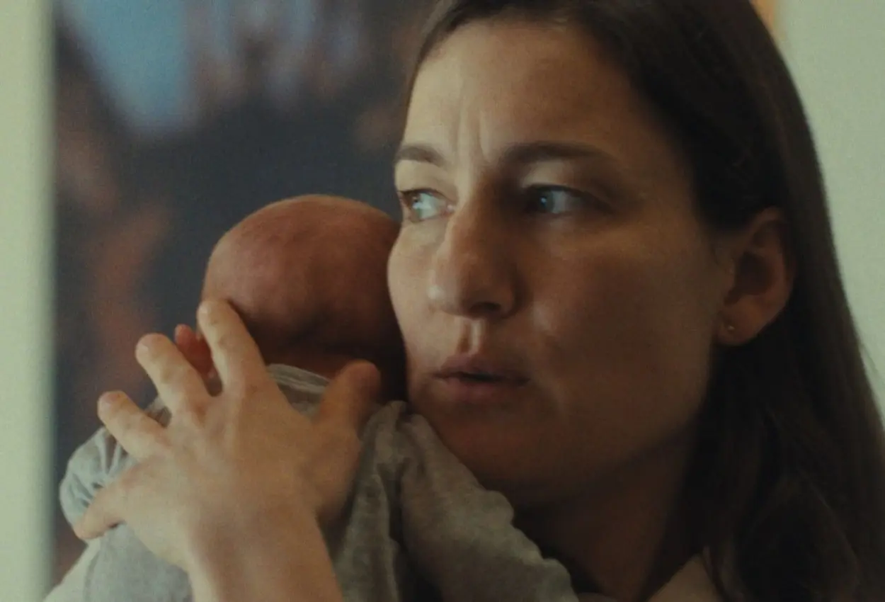 Thriller psicológico “Mother's Baby” provoca debate sobre o lado oculto da maternidade