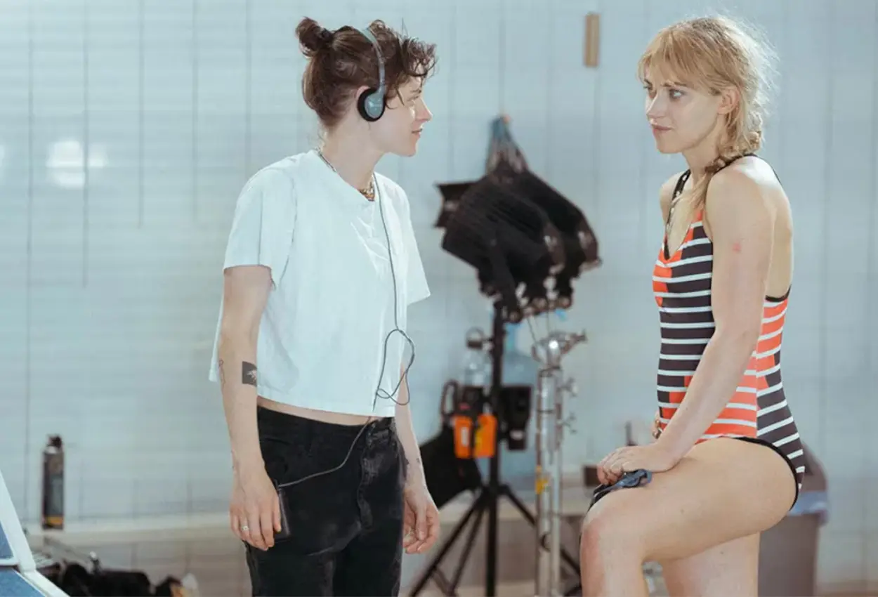 “A Cronologia da Água” estreia no Brasil e impulsiona nova fase de Kristen Stewart atrás das câmeras