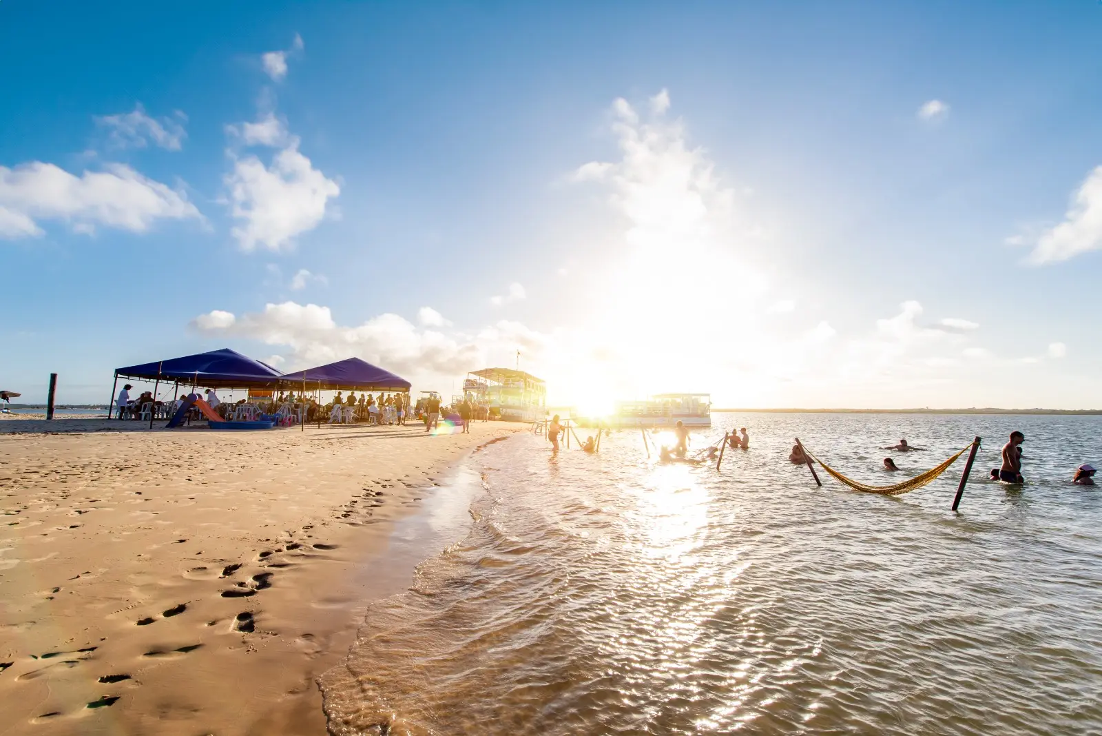 Aracaju destino de sol o ano inteiro, praias tranquilas e experiências que conquistam turistas no Brasil