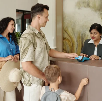 Check-in digital já é obrigatório em hotéis no Brasil; saiba como fazer