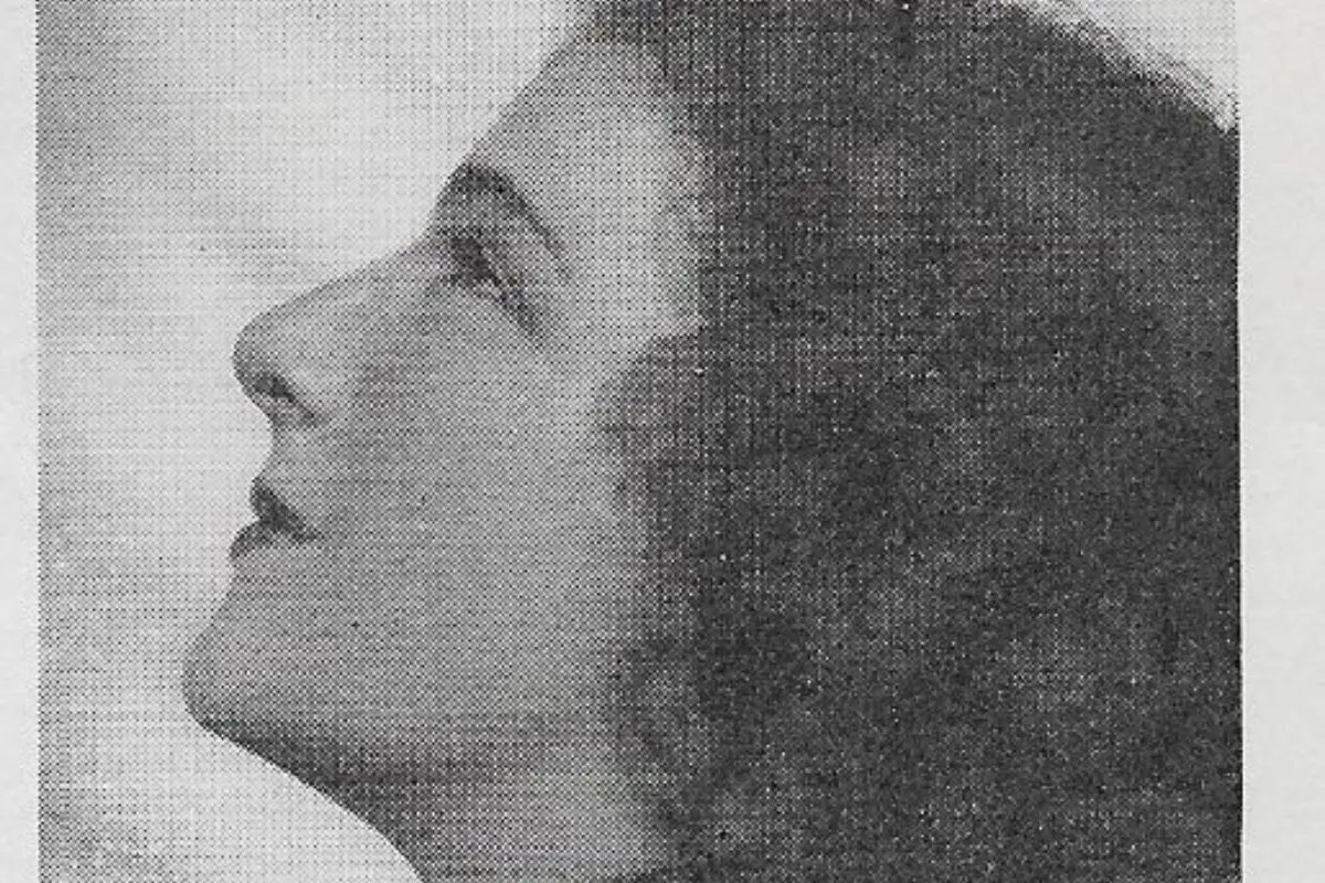 Joan Lowell no pôster de Garota Aventura (Foto Reprodução IMDB)