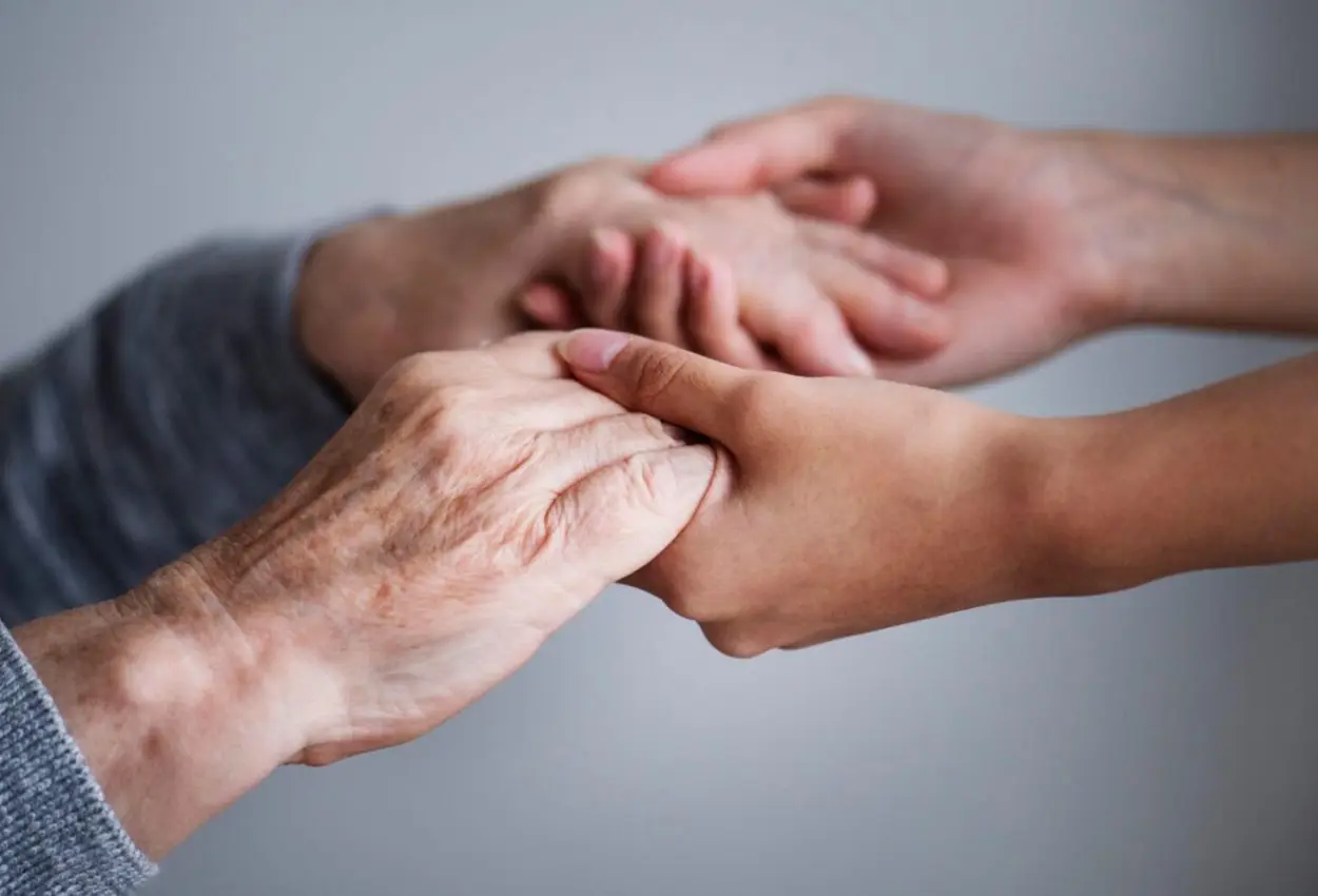 Parkinson vai além do tremor sintomas silenciosos desafiam diagnóstico e impactam qualidade de vida