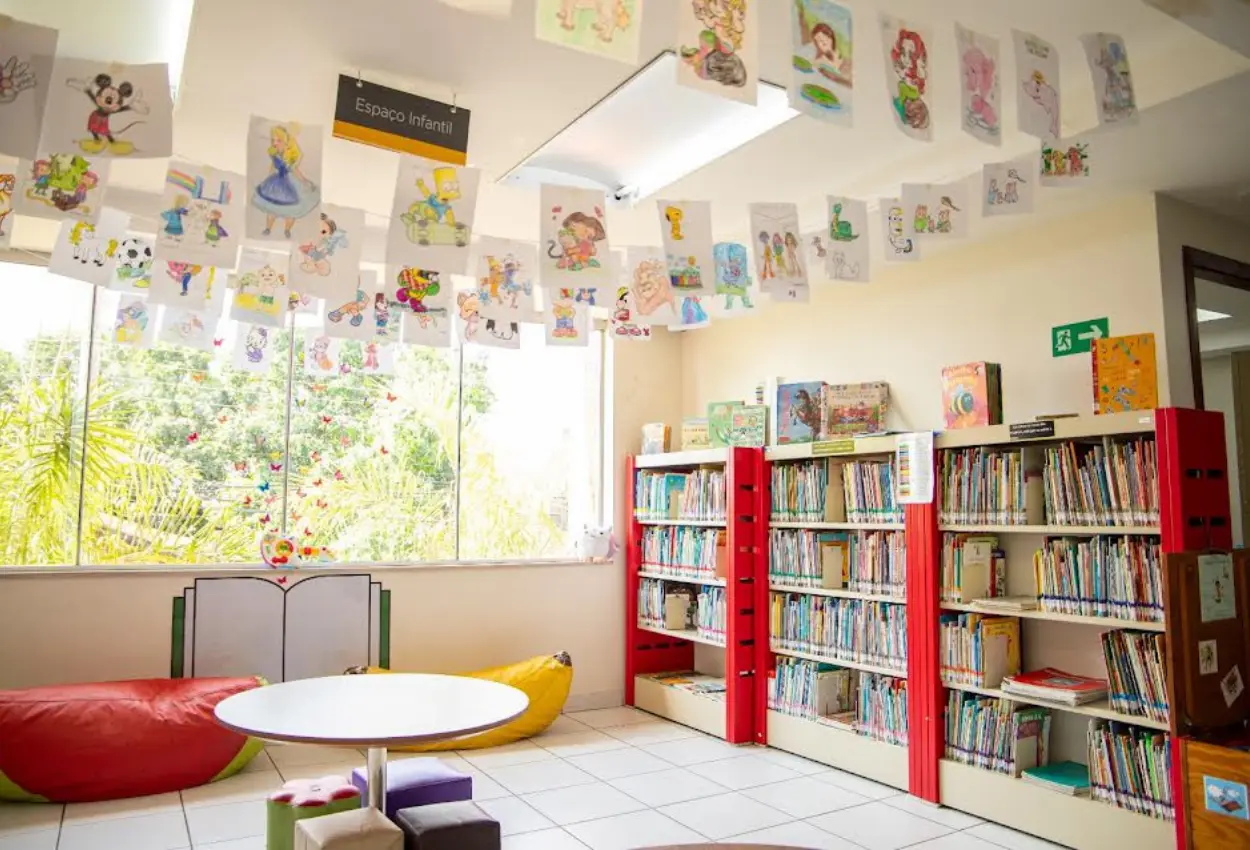 Sesc Goiás abre programação gratuita em abril com clubes do livro, contação de histórias e ações interativas