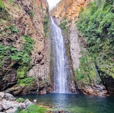 Cachoeira do Segredo cria espaço para nudismo na Chapada dos Veadeiros