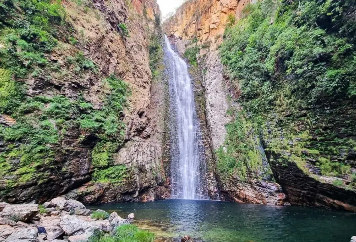 Cachoeira do Segredo cria espaço para nudismo na Chapada dos Veadeiros
