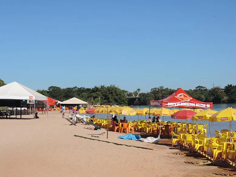 Praia em Aragarças, Goiás