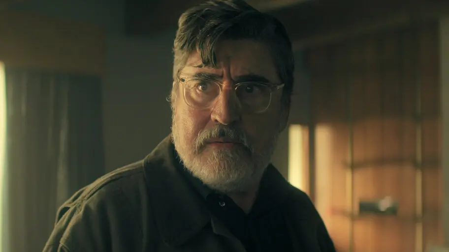 The Boroughs Netflix revela série dos Irmãos Duffer com comunidade de idosos diante de invasão alienígena no deserto