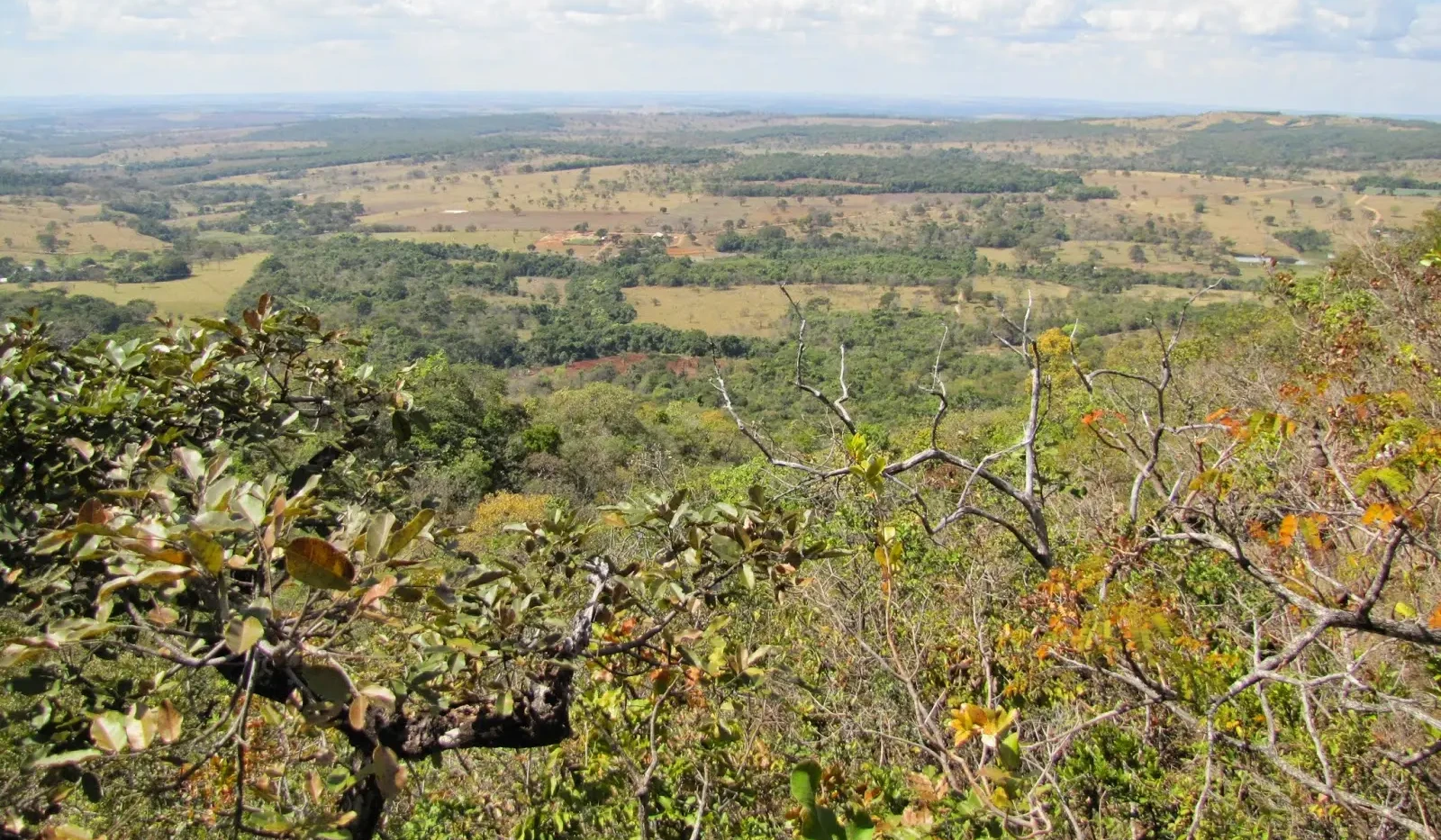 Trilha do Morro Feio, em Hidrolândia (GO)
