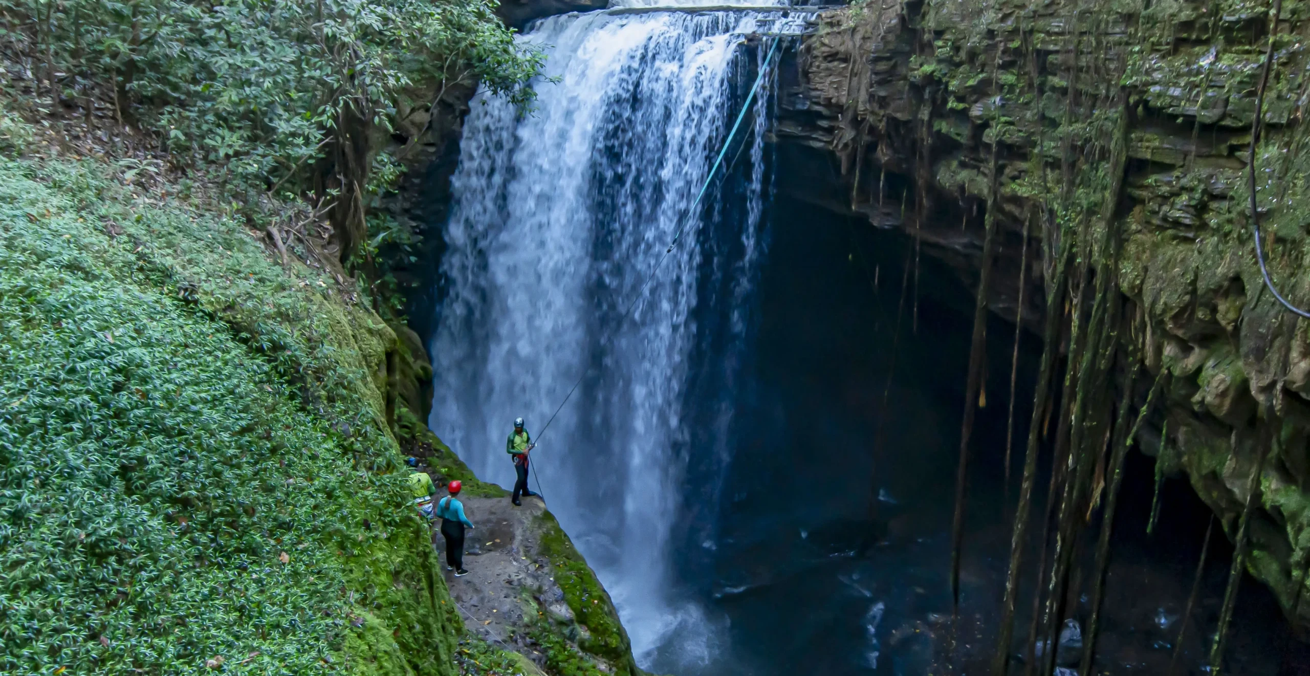 Cachoeira do Funil, em Mambaí, Goiás