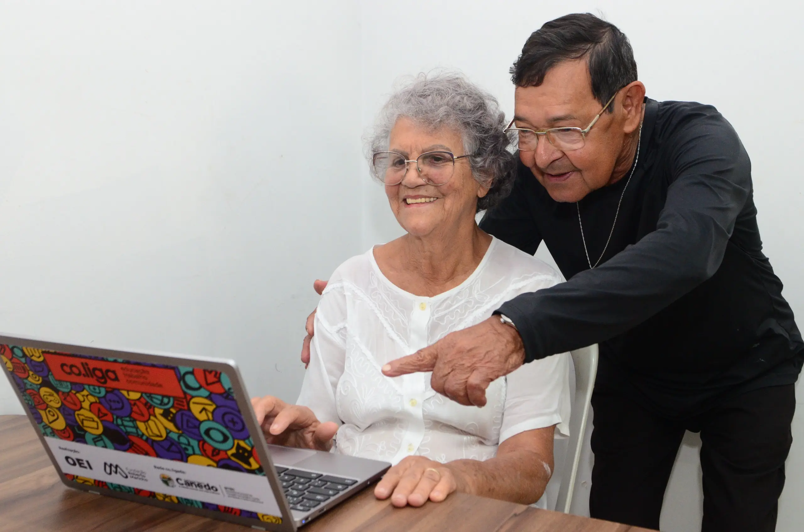 Cidadão Tech 60+ abre 320 vagas gratuitas para idosos em Goiás para tecnologia e AI