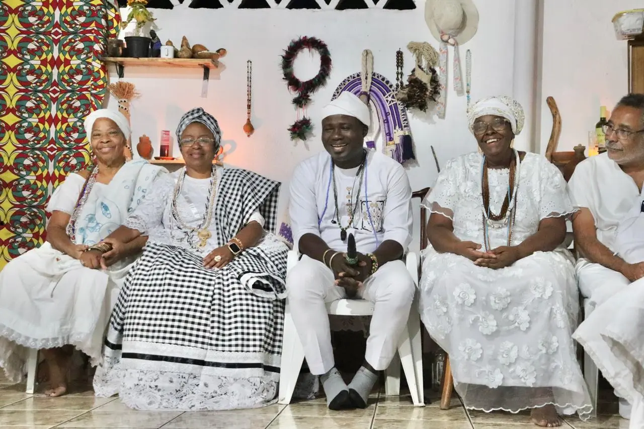 Conexão Brasil-Nigéria Ponto de Cultura Malunga recebe Ọba Ẹ̀dú Babátúndé em palestra sobre tradições Yorubá e cultura africana