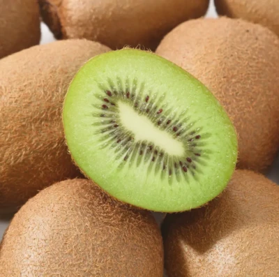 Kiwi surpreende cientistas após estudos revelarem benefícios para o intestino