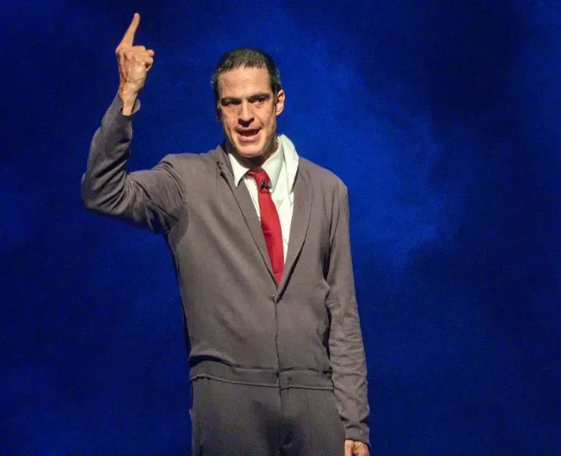 Mateus Solano apresenta “O Figurante” em Goiânia e Anápolis