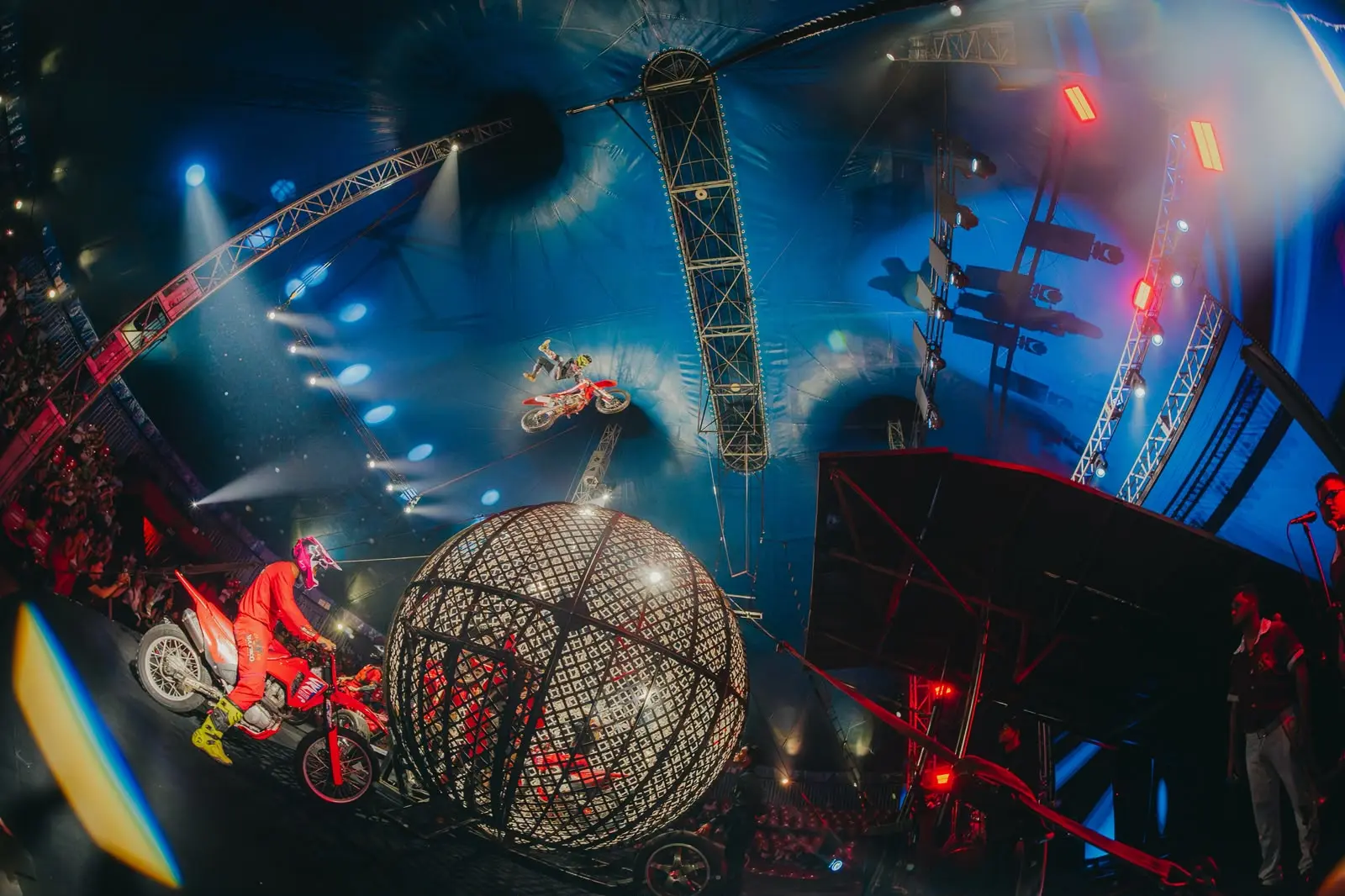 Real Circo chega a Goiânia com Globo da Morte e freestyle motocross com mais de 20 m de altura