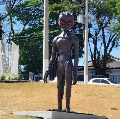 Turismo ufológico ganha impulso após relatos de OVNIs e atrai viajantes em busca de mistérios